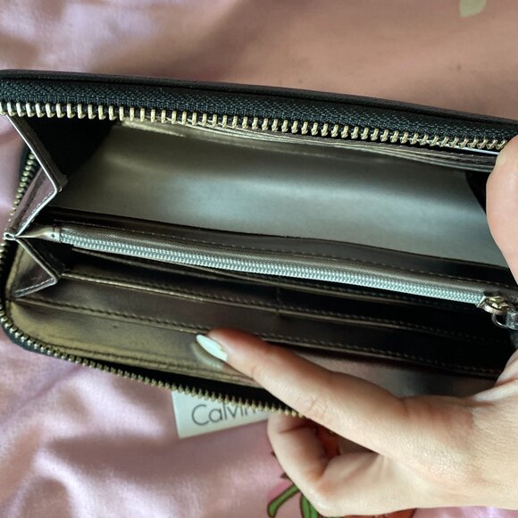 Calvin Klein Wallet NWT - Picture 3 of 3